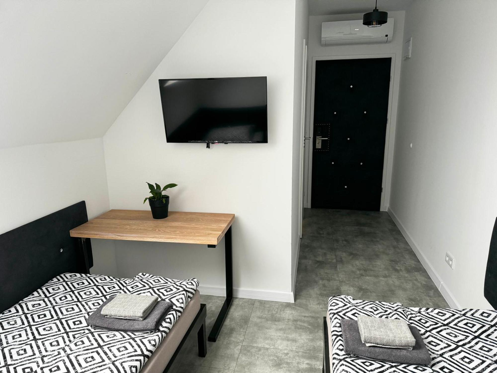 Pokoje Pod Palacem Koszecin ภายนอก รูปภาพ