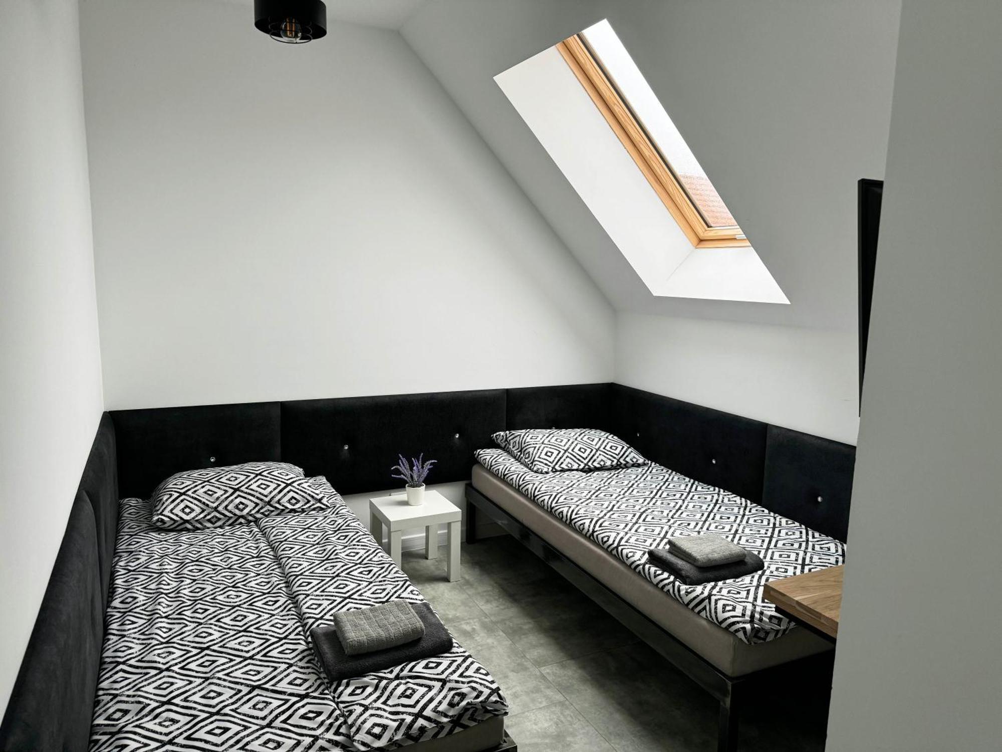 Pokoje Pod Palacem Koszecin ภายนอก รูปภาพ
